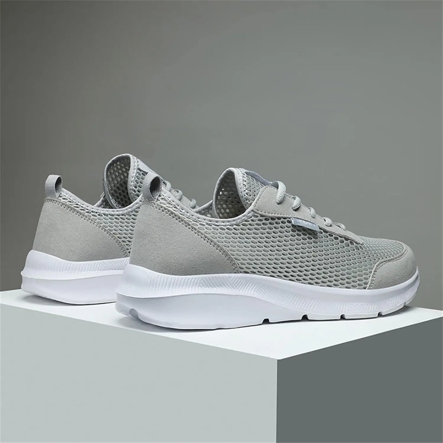Fashion Summer Men Breathable Mesh Lightweight Comfortable Casual Shoes Sneaker Rack for Men Bedroom Wall
