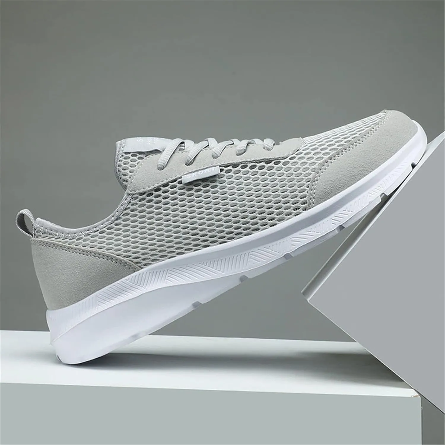 Fashion Summer Men Breathable Mesh Lightweight Comfortable Casual Shoes Sneaker Rack for Men Bedroom Wall