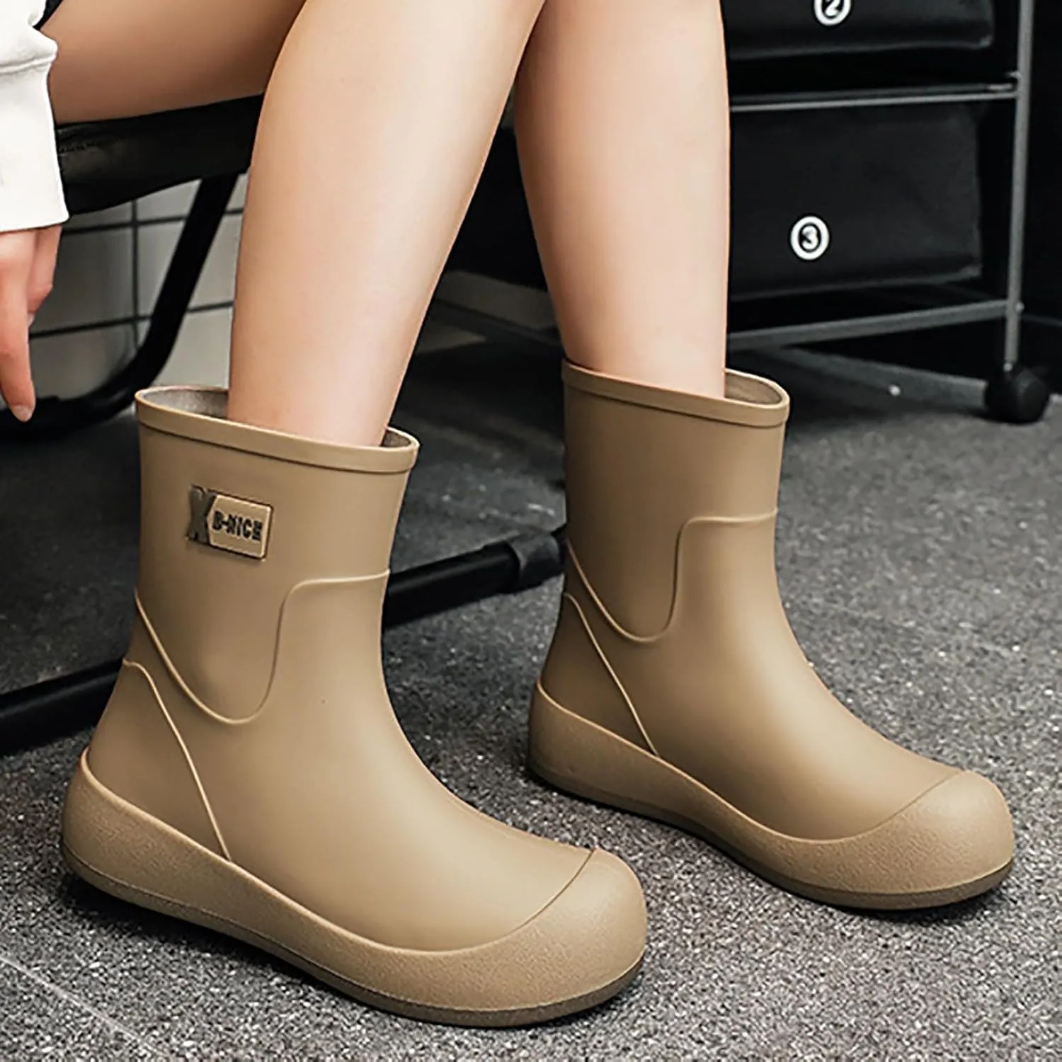 Women's Mid Calf Rain Boots Waterproof Fashion Garden Shoes Anti-Slipping Rainboots Comfortable Insole Light Rain Shoes